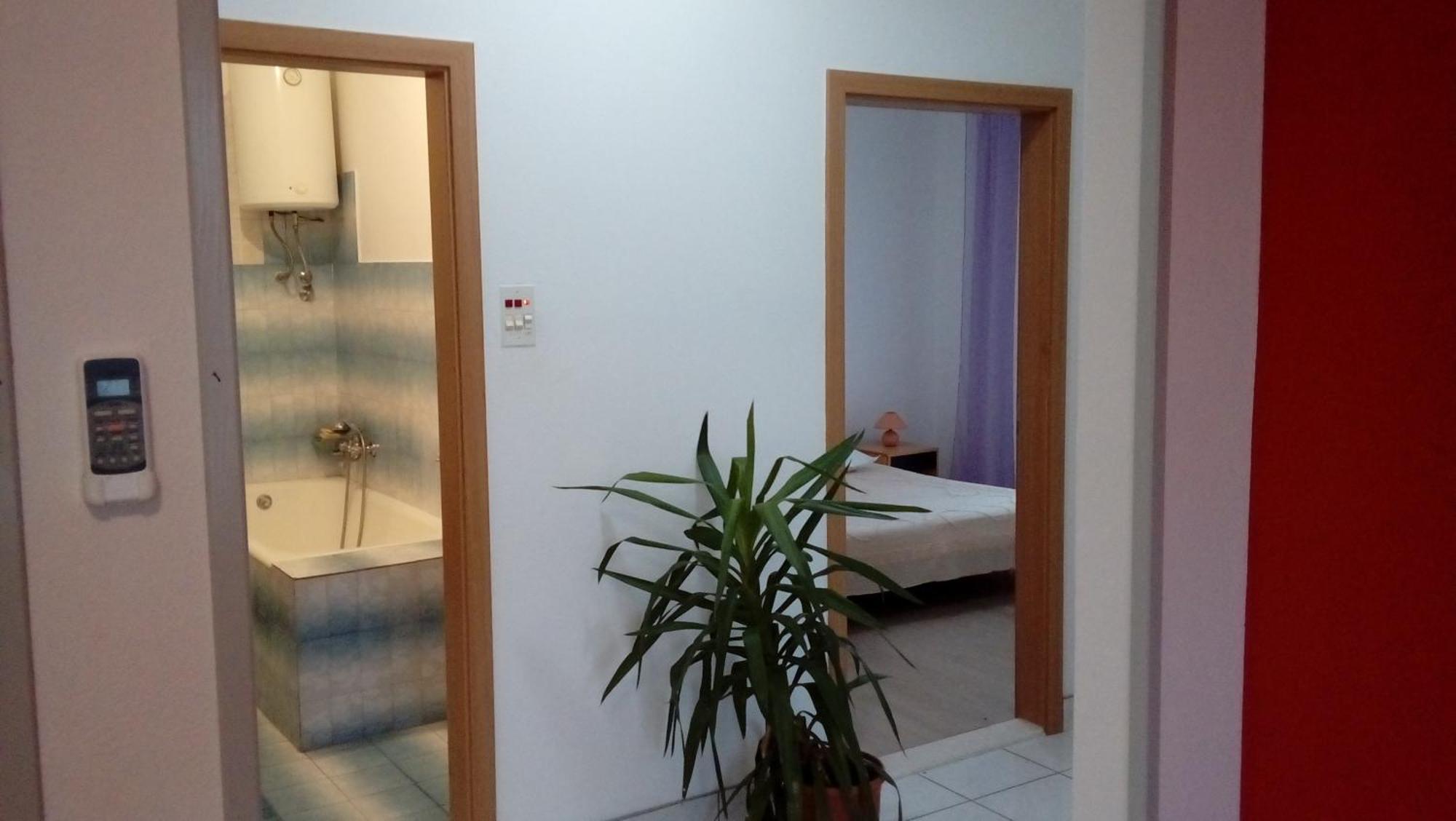 Spacious Family Apartment With Parking In The Shade And Barbecue House Шибеник Екстер'єр фото