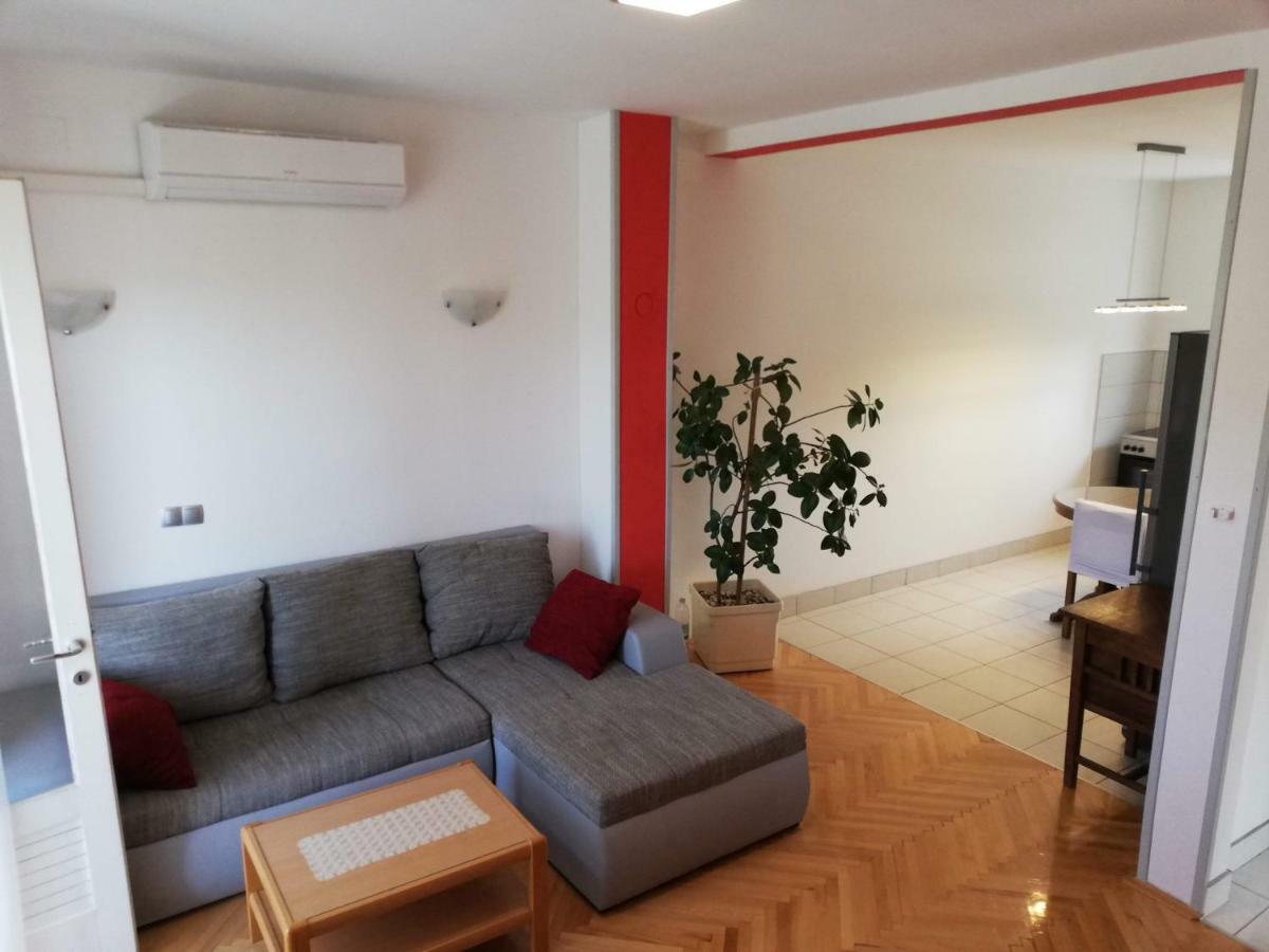 Spacious Family Apartment With Parking In The Shade And Barbecue House Шибеник Екстер'єр фото