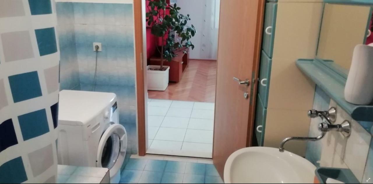 Spacious Family Apartment With Parking In The Shade And Barbecue House Шибеник Екстер'єр фото