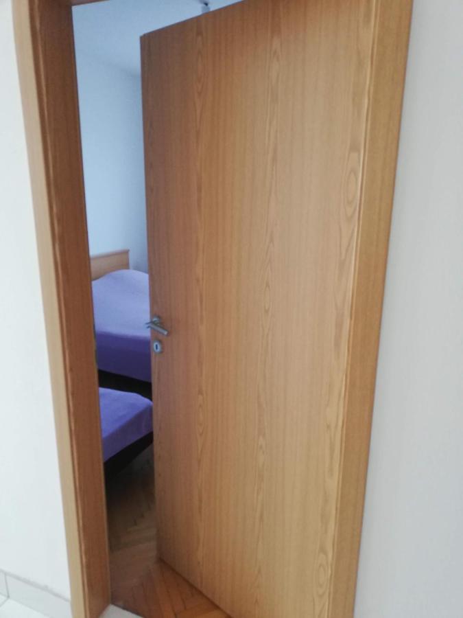 Spacious Family Apartment With Parking In The Shade And Barbecue House Шибеник Екстер'єр фото