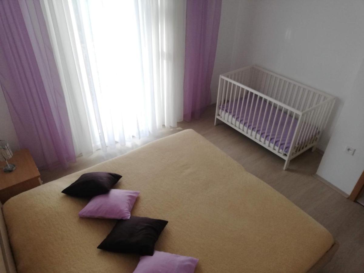 Spacious Family Apartment With Parking In The Shade And Barbecue House Шибеник Екстер'єр фото