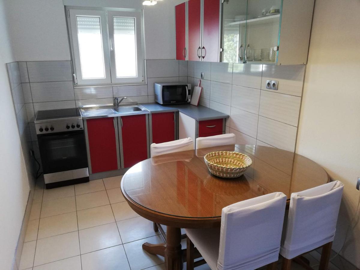 Spacious Family Apartment With Parking In The Shade And Barbecue House Шибеник Екстер'єр фото